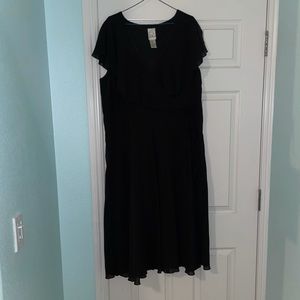 BLACK CALF LENGTH FORMAL DRESS